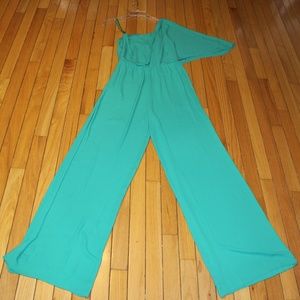 BCBG Maxazria Green One Shoulder Jumpsuit Size 6